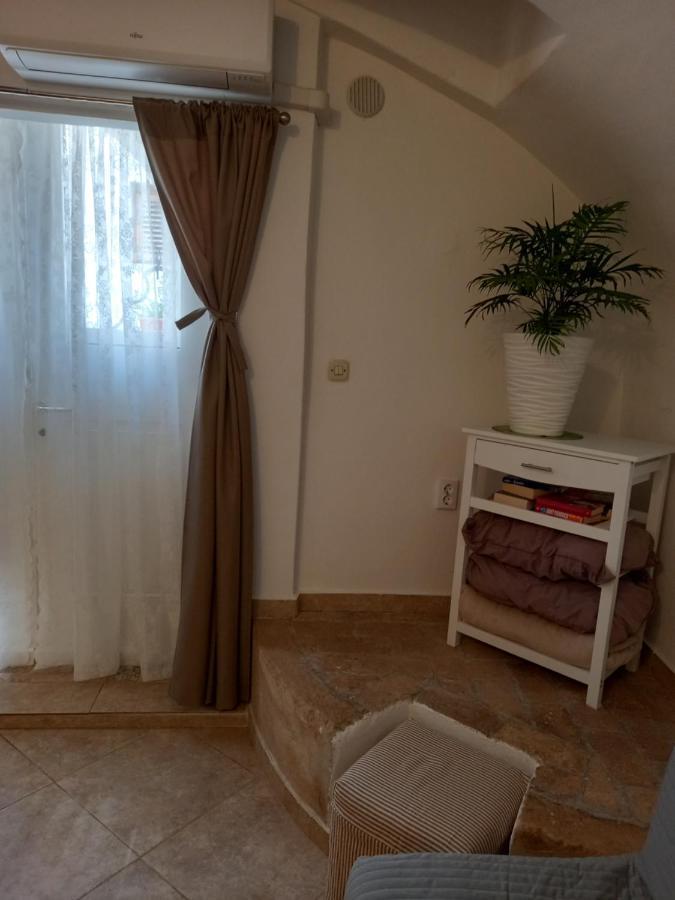 Bunari Studio Apartment Rovinj Bagian luar foto